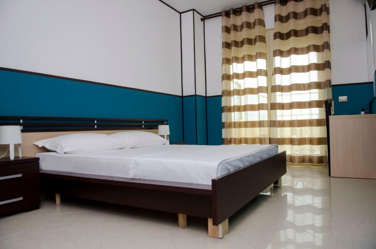 Hotel Vala Durrës Buitenkant foto
